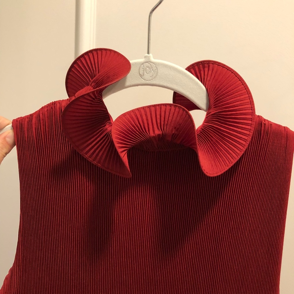 2019 Collection - Tibi Red Plisse Pleated Dress - Picture 5 of 8
